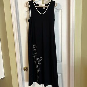 Liz Claiborne maxi dress. Size L. V neck, pullover, floral embellishment, casual